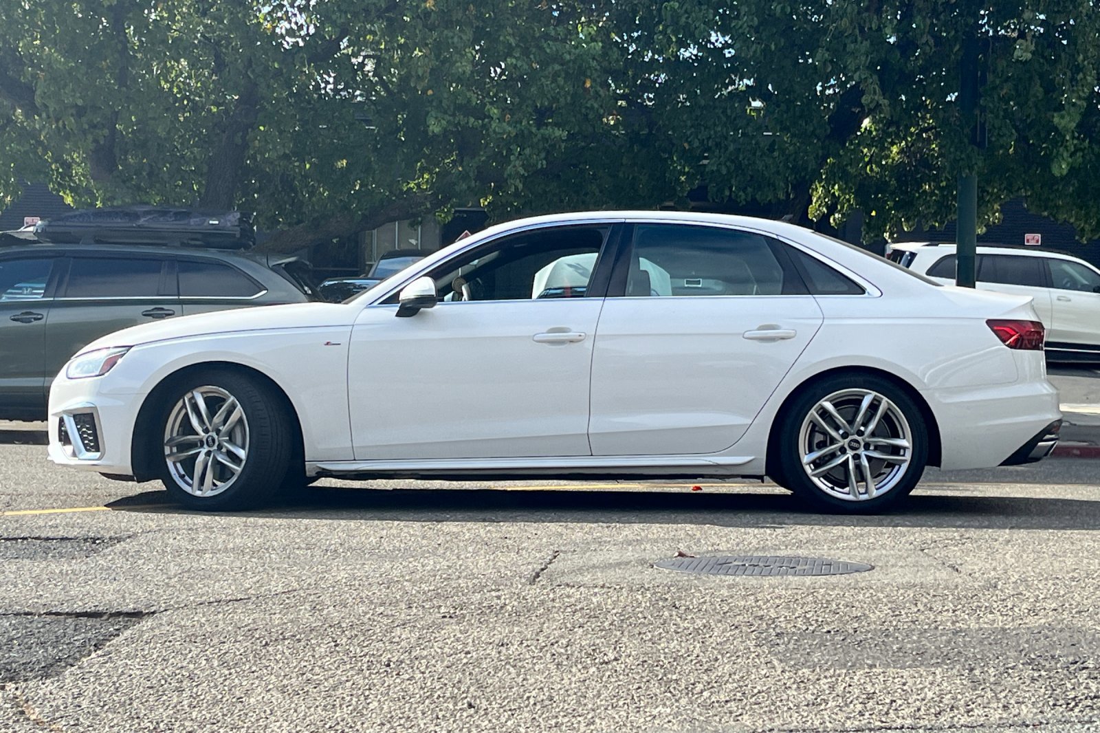2023 Audi A4 S line Premium Plus 45 TFSI Quattro photo 2