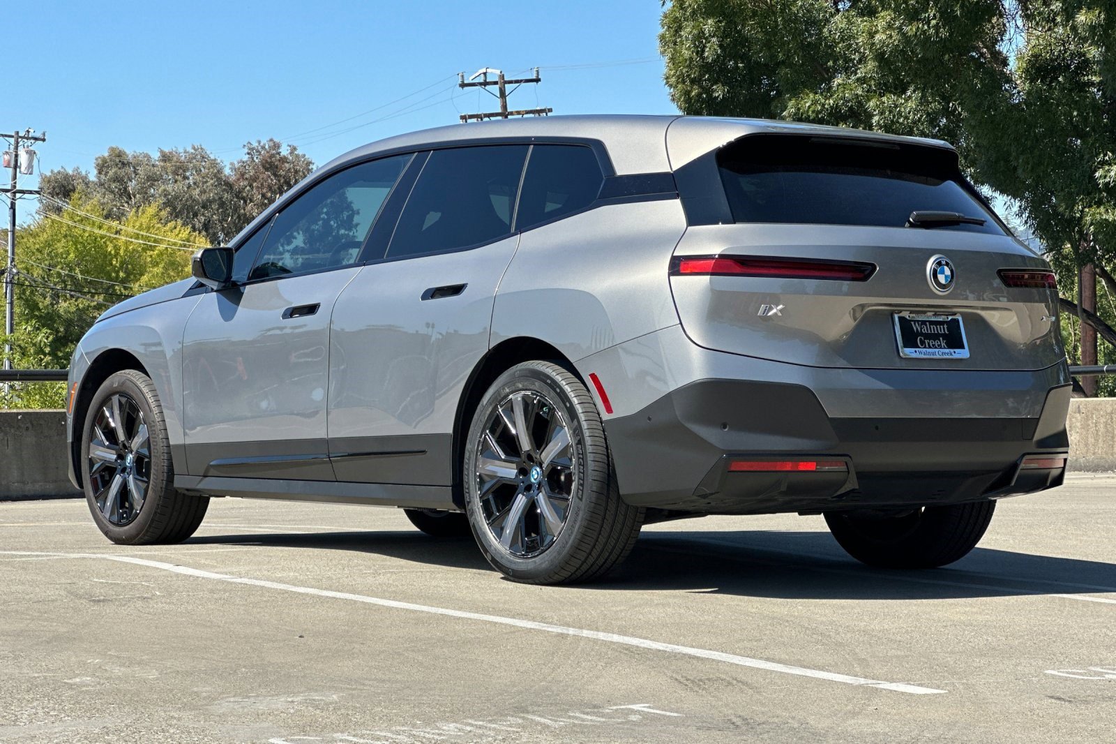 2025 Bmw iX photo 3