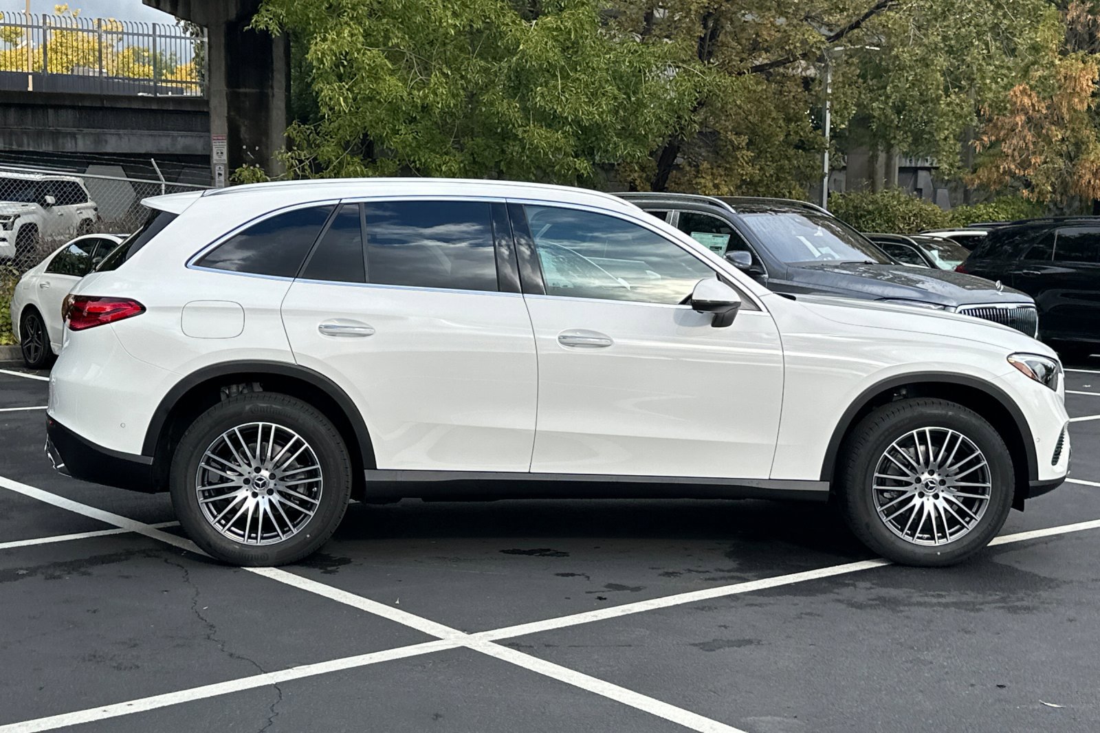 2026 Mercedes Benz GLC 300 photo 2
