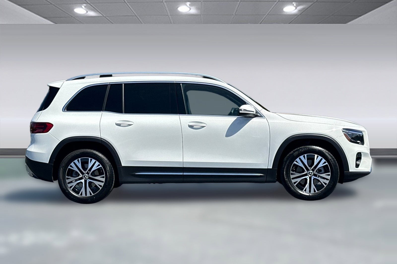 2026 Mercedes-Benz GLB 250 SUV photo 6