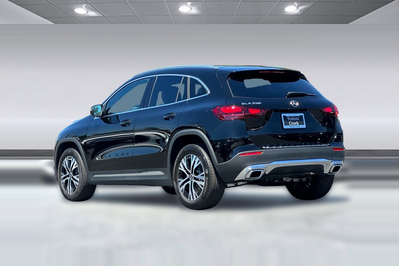 2026 Mercedes-Benz GLA 250 SUV photo 2