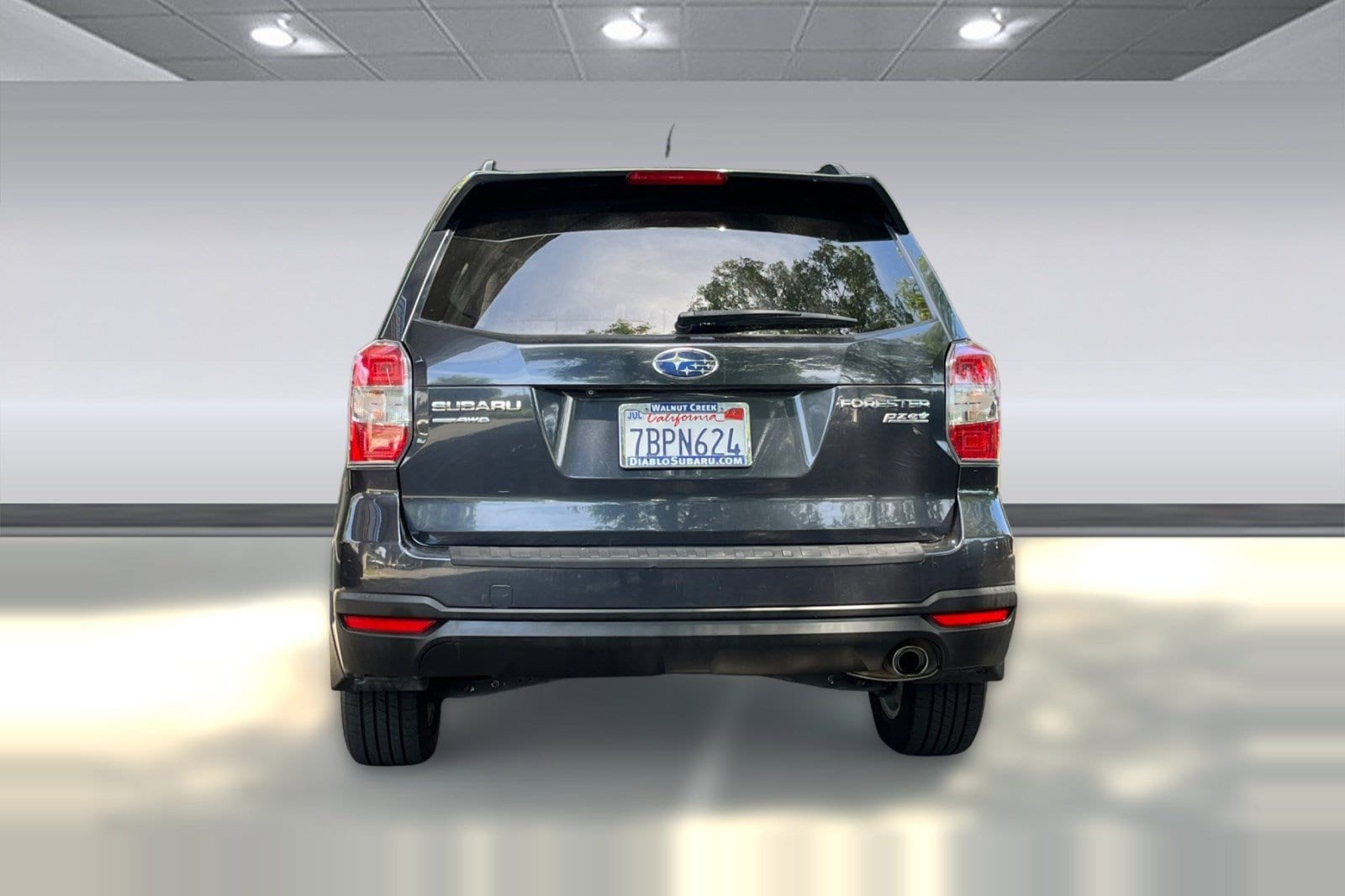 2014 Subaru Forester 4dr Auto 2.5i Limited PZEV photo 5