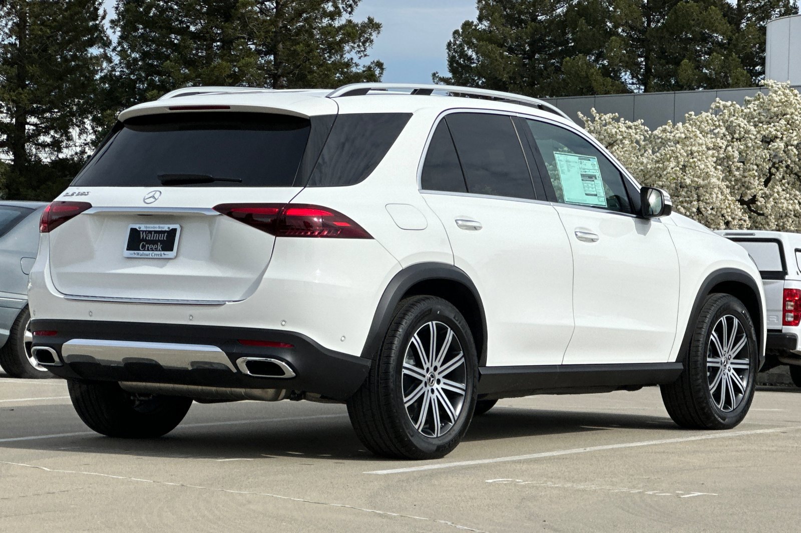 2025 Mercedes Benz GLE 350 photo 3