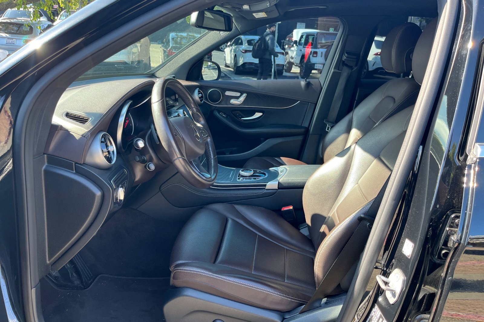 2018 Mercedes-Benz GLC 300 4MATIC SUV photo 3