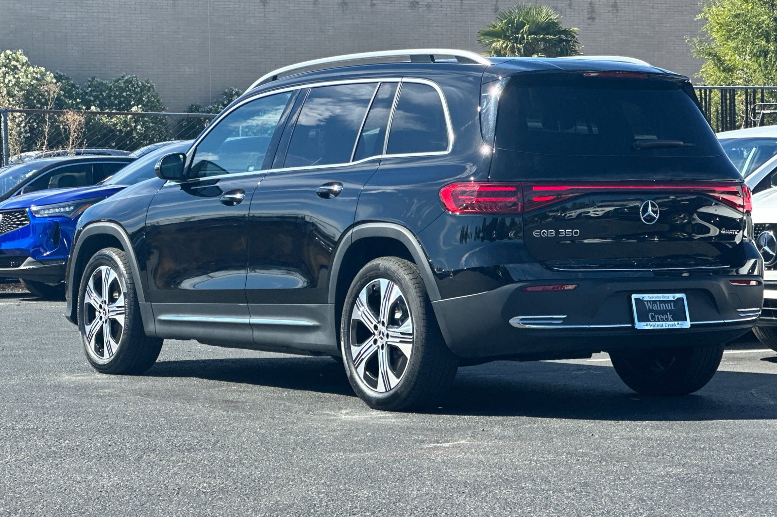 2024 Mercedes Benz EQB 350 4MATIC photo 3