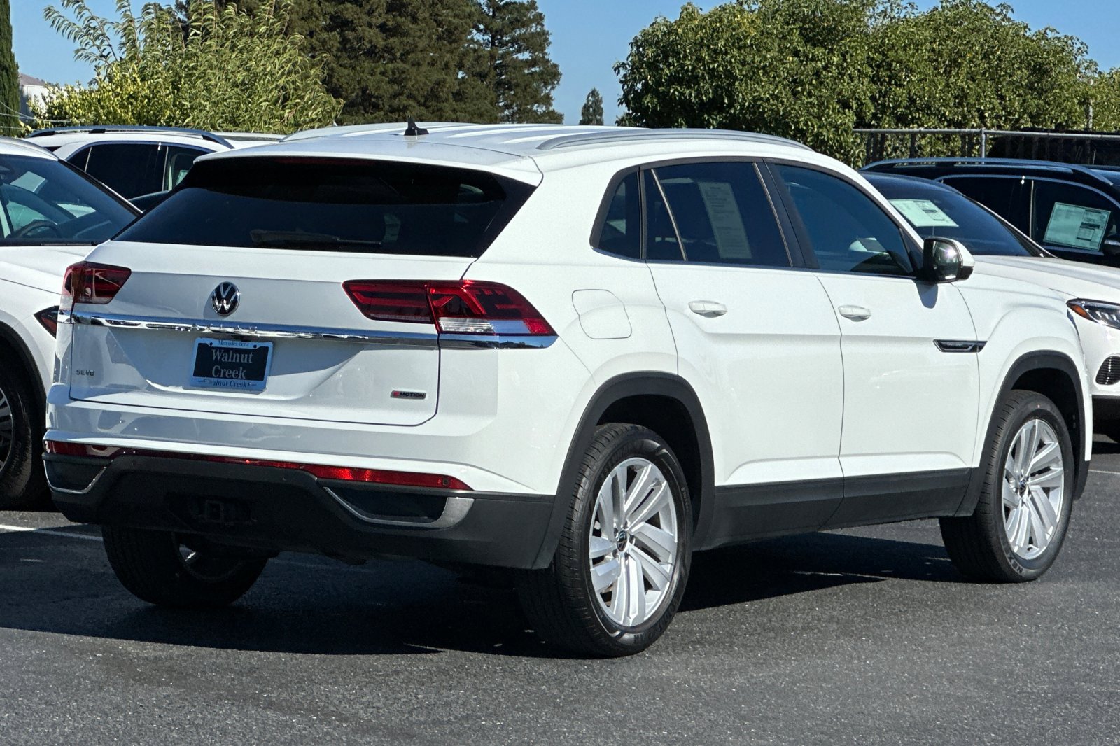 2022 Volkswagen Atlas Cross Sport V6 SE Technology photo 4