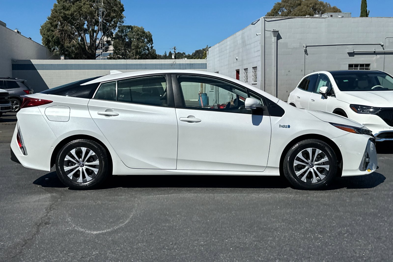 2021 Toyota Prius Prime Limited photo 2