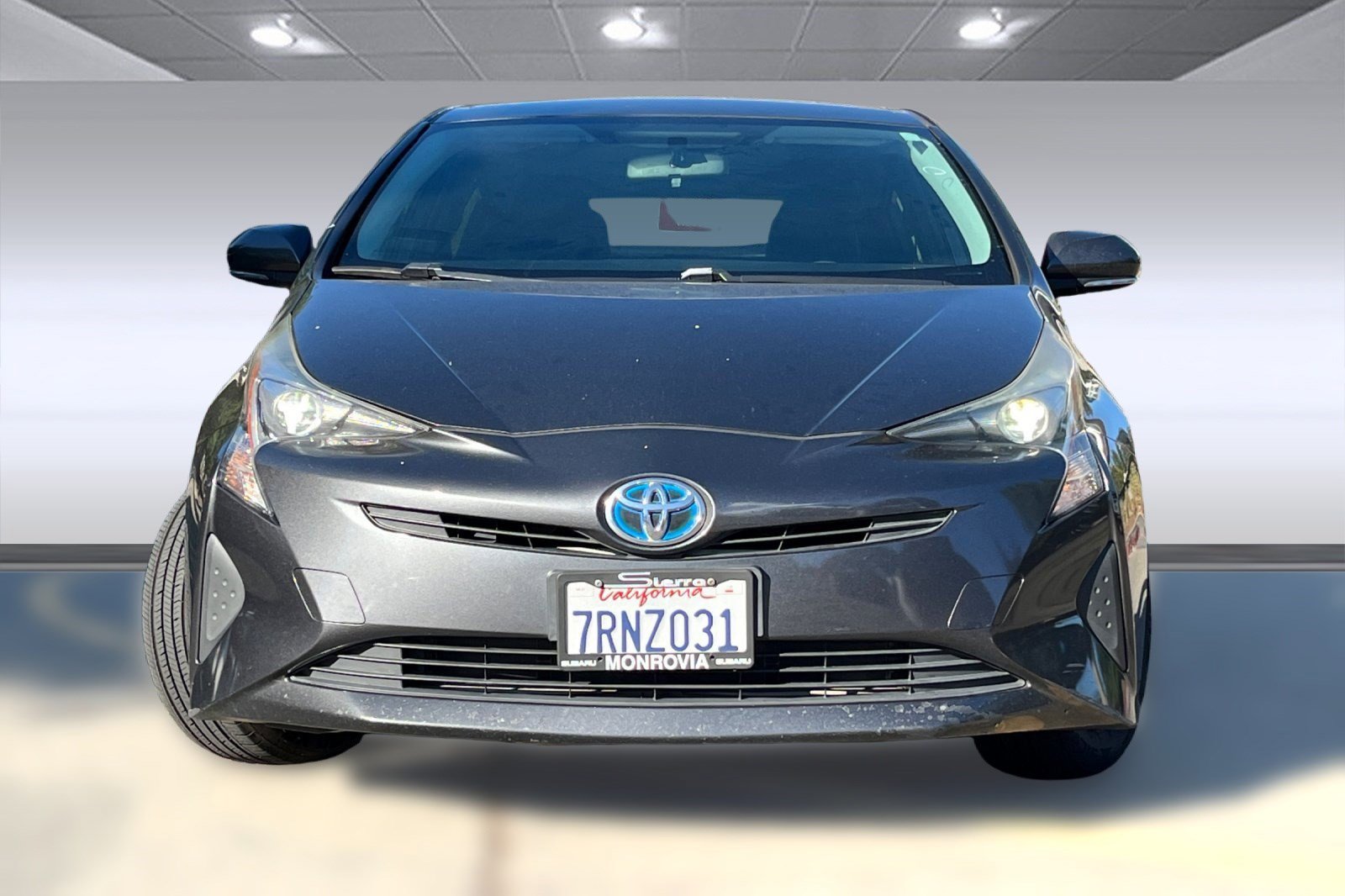 2016 Toyota Prius Two photo 4