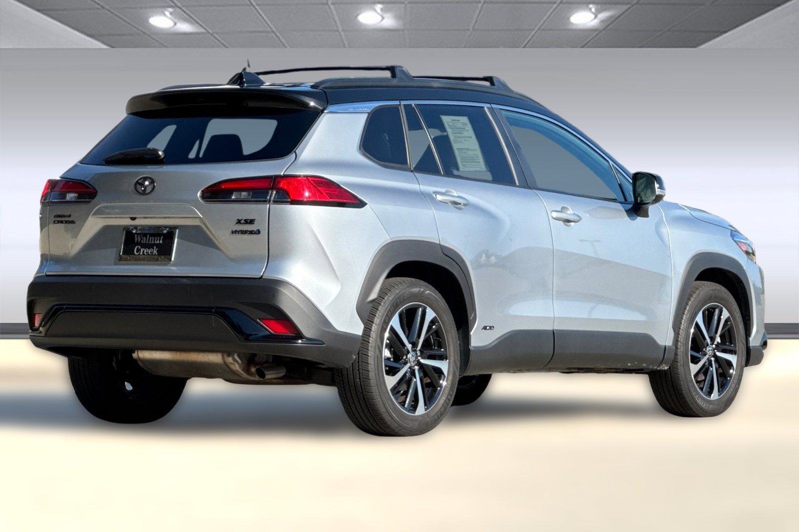 2024 Toyota Corolla Hybrid XSE photo 3