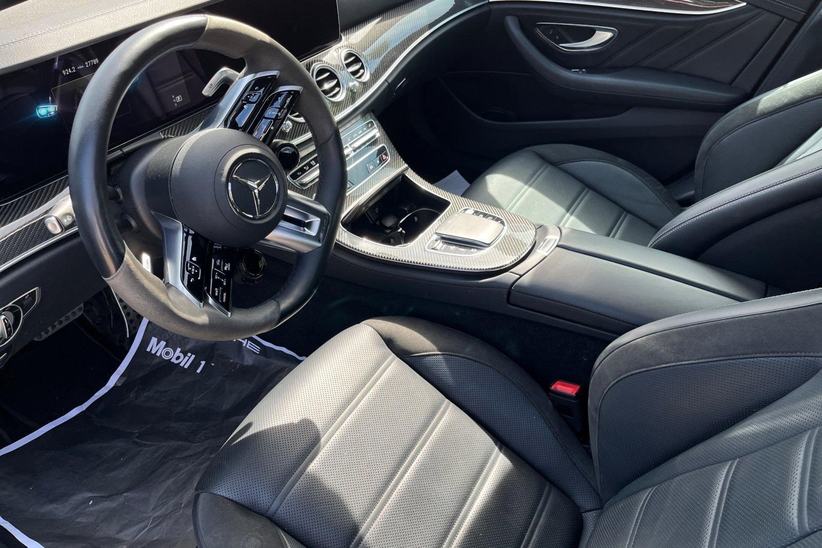 2022 Mercedes-Benz E-Class Coupe photo 3