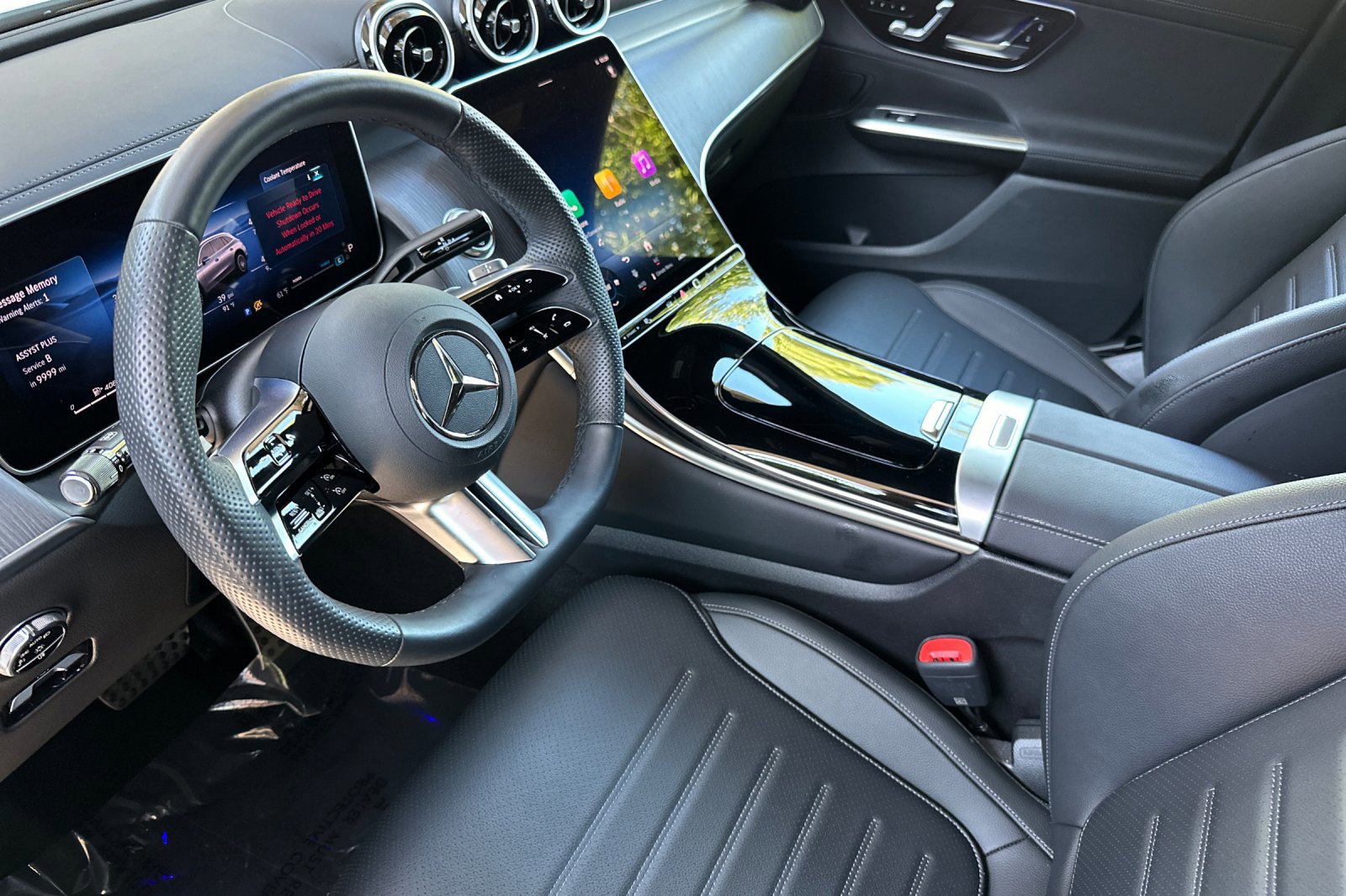 2025 Mercedes Benz GLC 300 4MATIC photo 4
