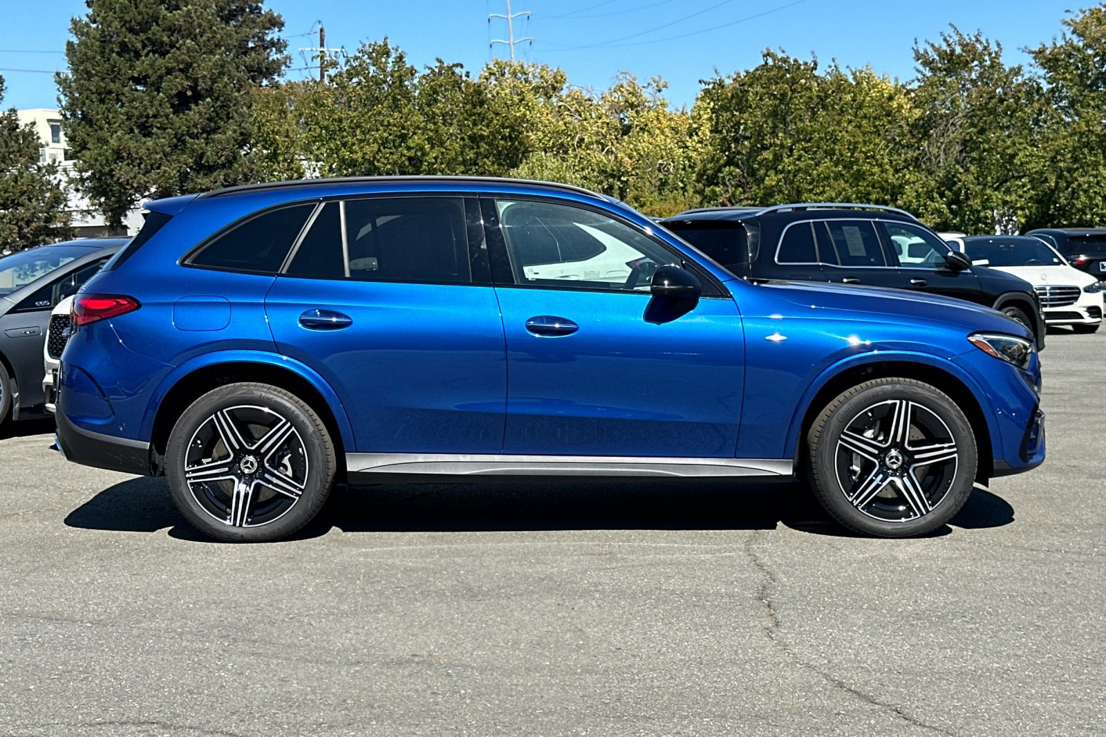 2025 Mercedes Benz GLC 350e 4MATIC photo 2