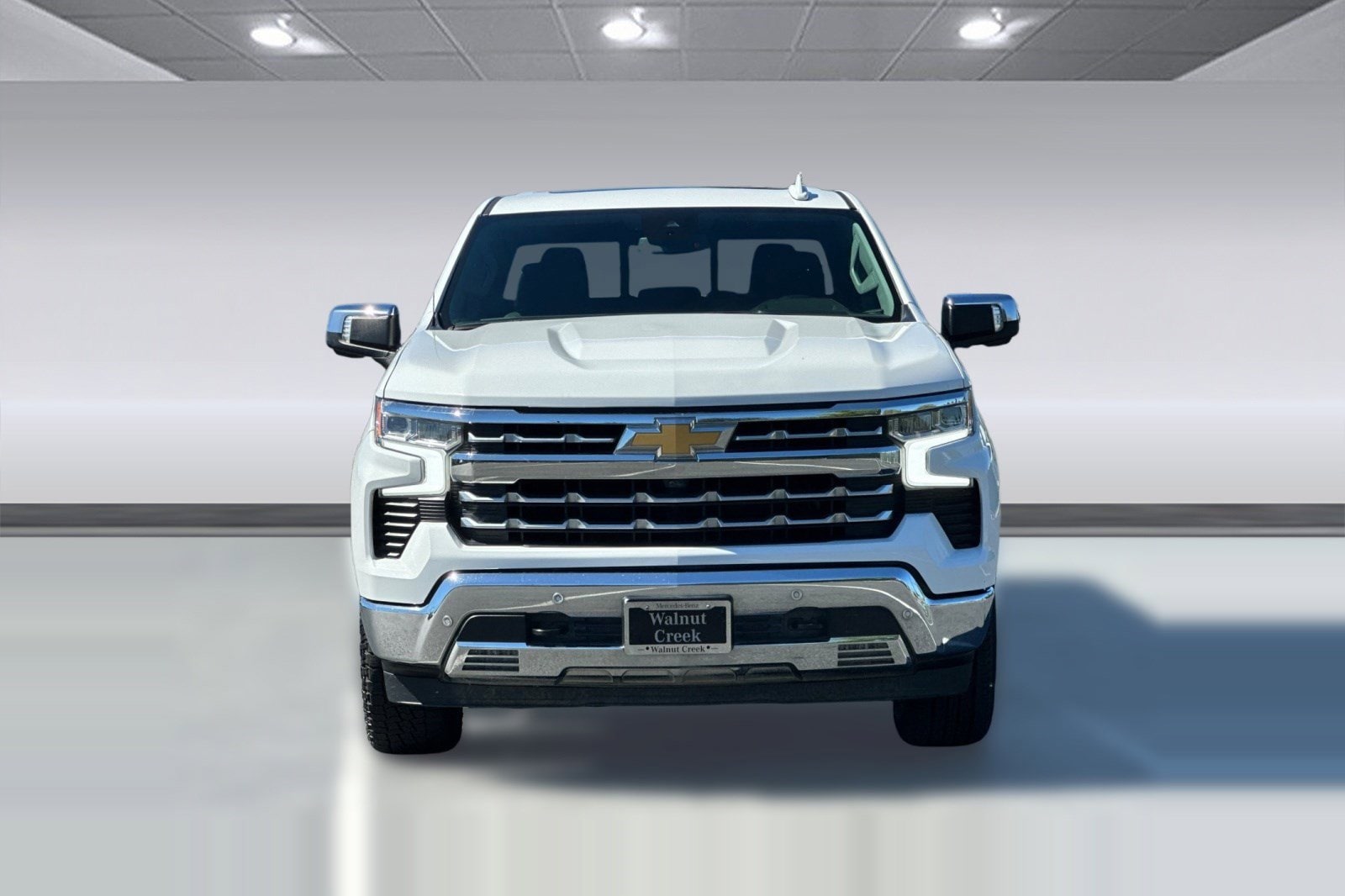 2023 Chevrolet Silverado 1500 4WD Crew Cab 147" LTZ photo 4