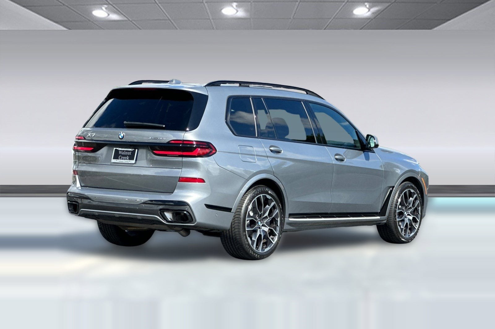 2024 BMW X7 xDrive40i Sports Activity Vehicle photo 3