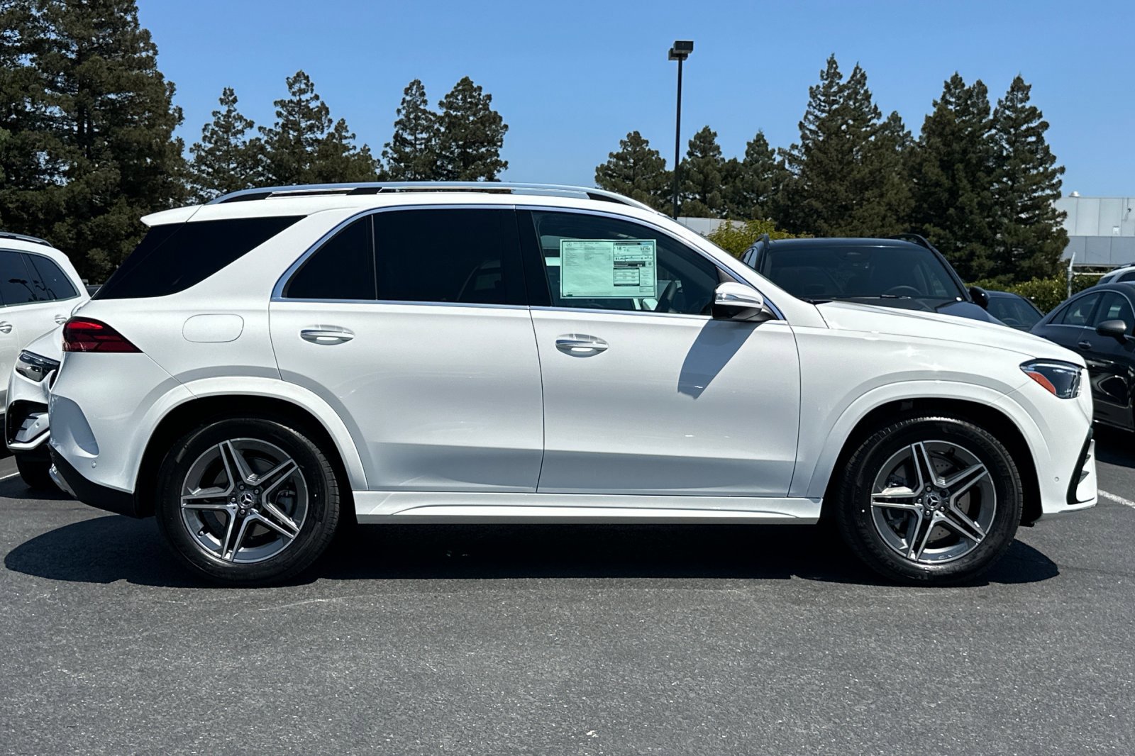 2026 Mercedes Benz GLE 580 4MATIC photo 3