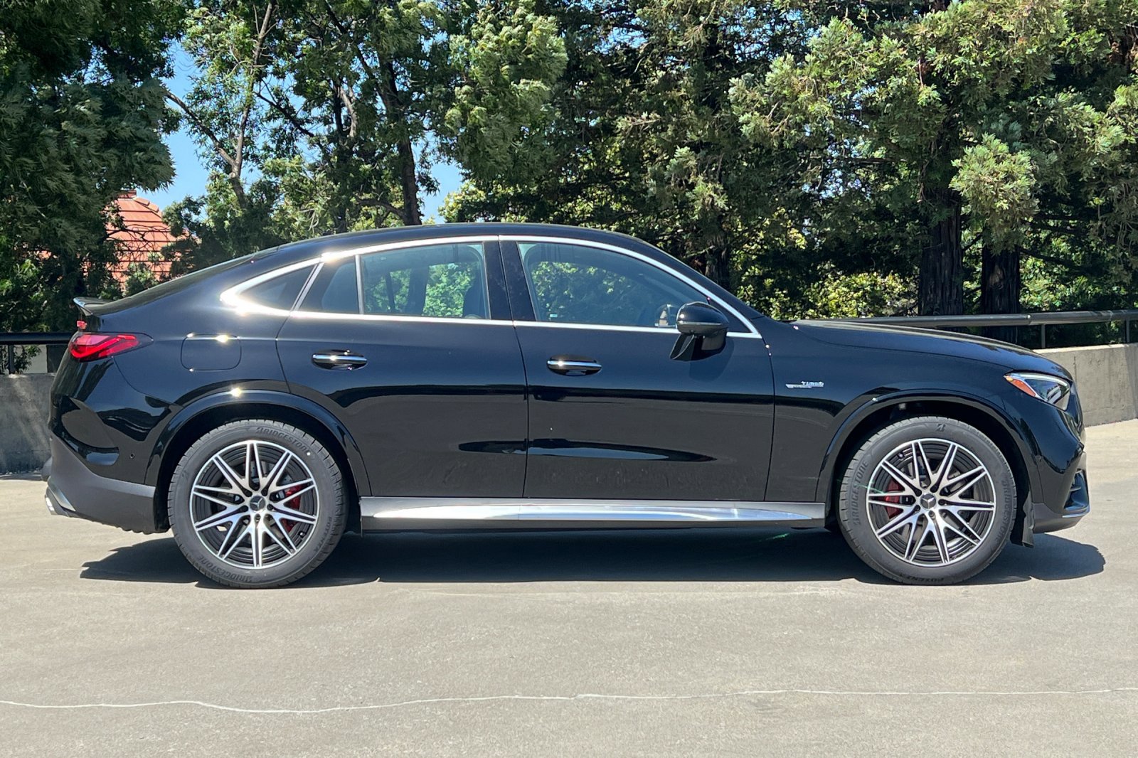 2025 Mercedes Benz GLC AMG 63 4MATIC photo 2