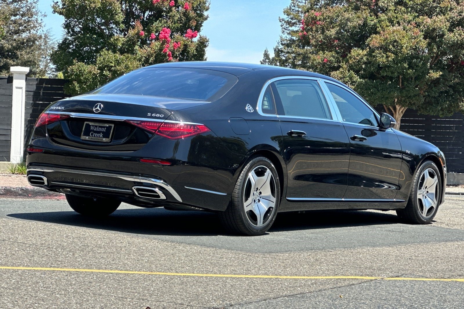 2026 Mercedes-Benz Maybach S 680 4MATIC Sedan