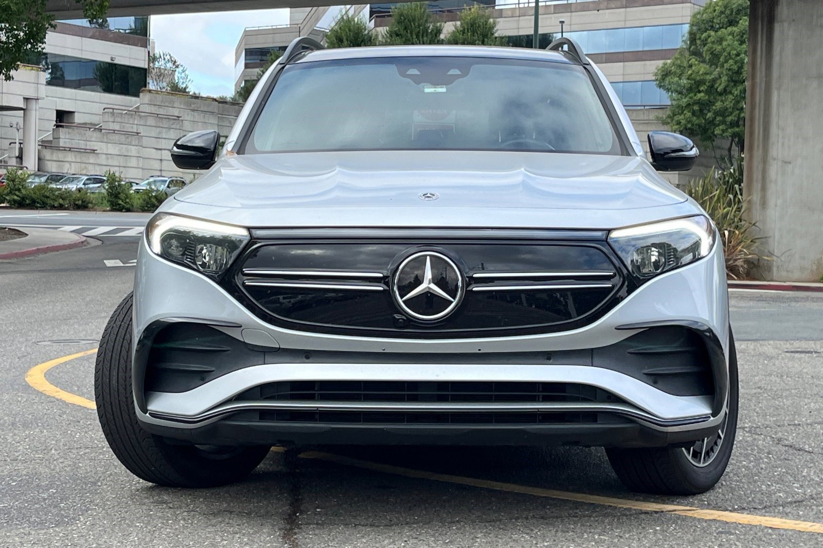 2023 Mercedes Benz EQB 300 4MATIC photo 4