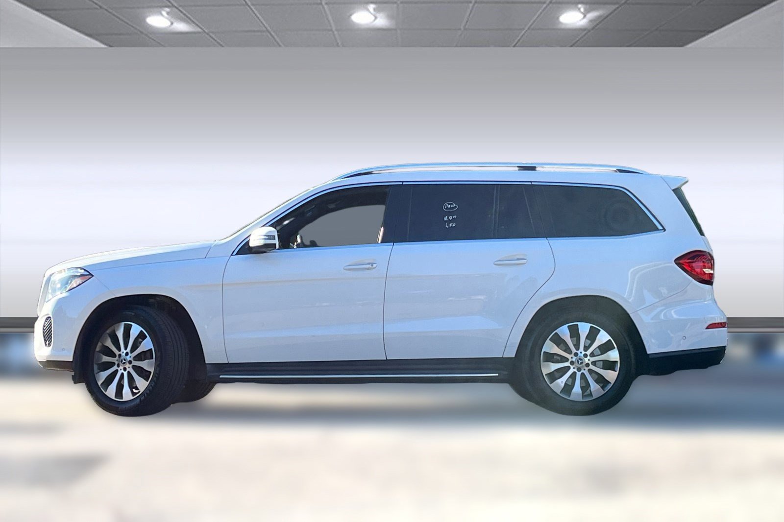 2019 Mercedes Benz GLS 450 4MATIC photo 2