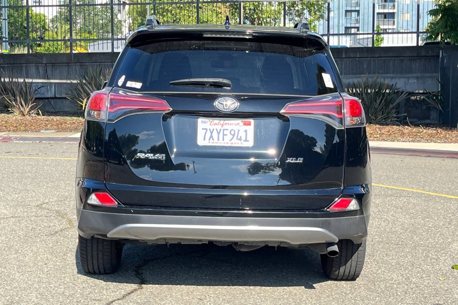 2017 Toyota RAV4 XLE FWD photo 5