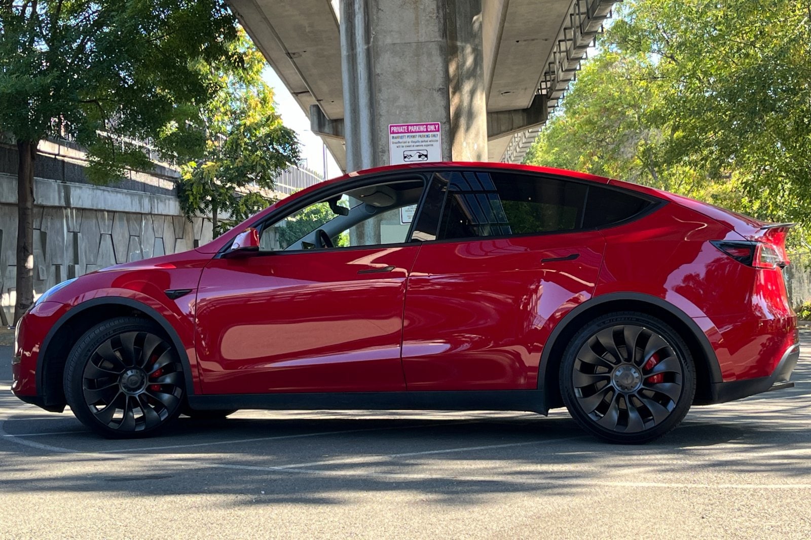 Used 2022 Tesla Model Y Performance with VIN 7SAYGDEF4NF410699 for sale in Kansas City