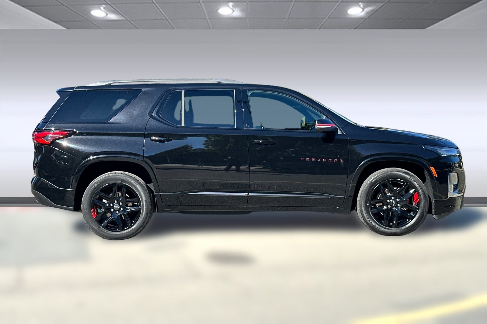 2023 Chevrolet Traverse Premier photo 3