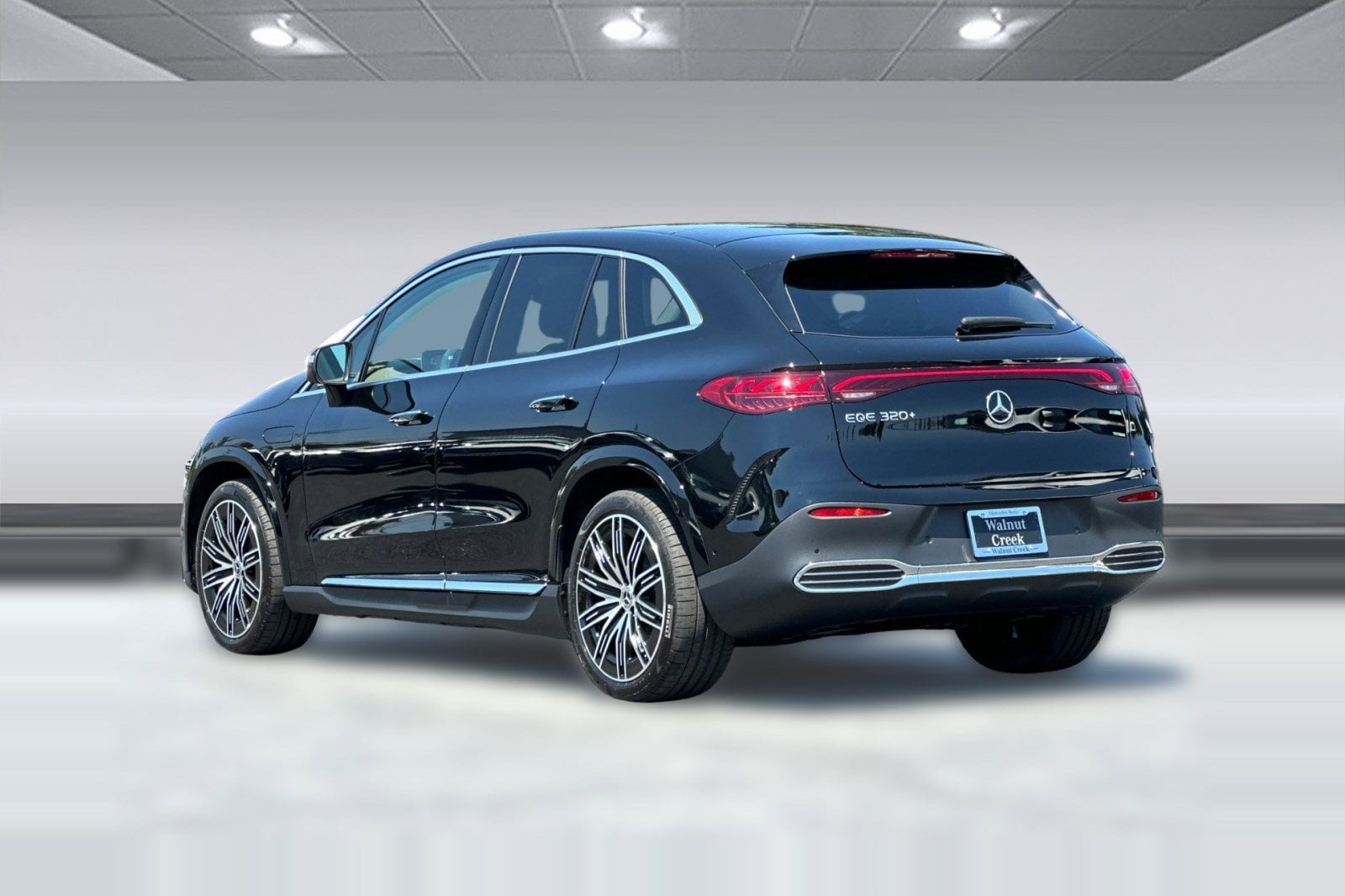 2026 Mercedes-Benz EQE 320+ SUV photo 2