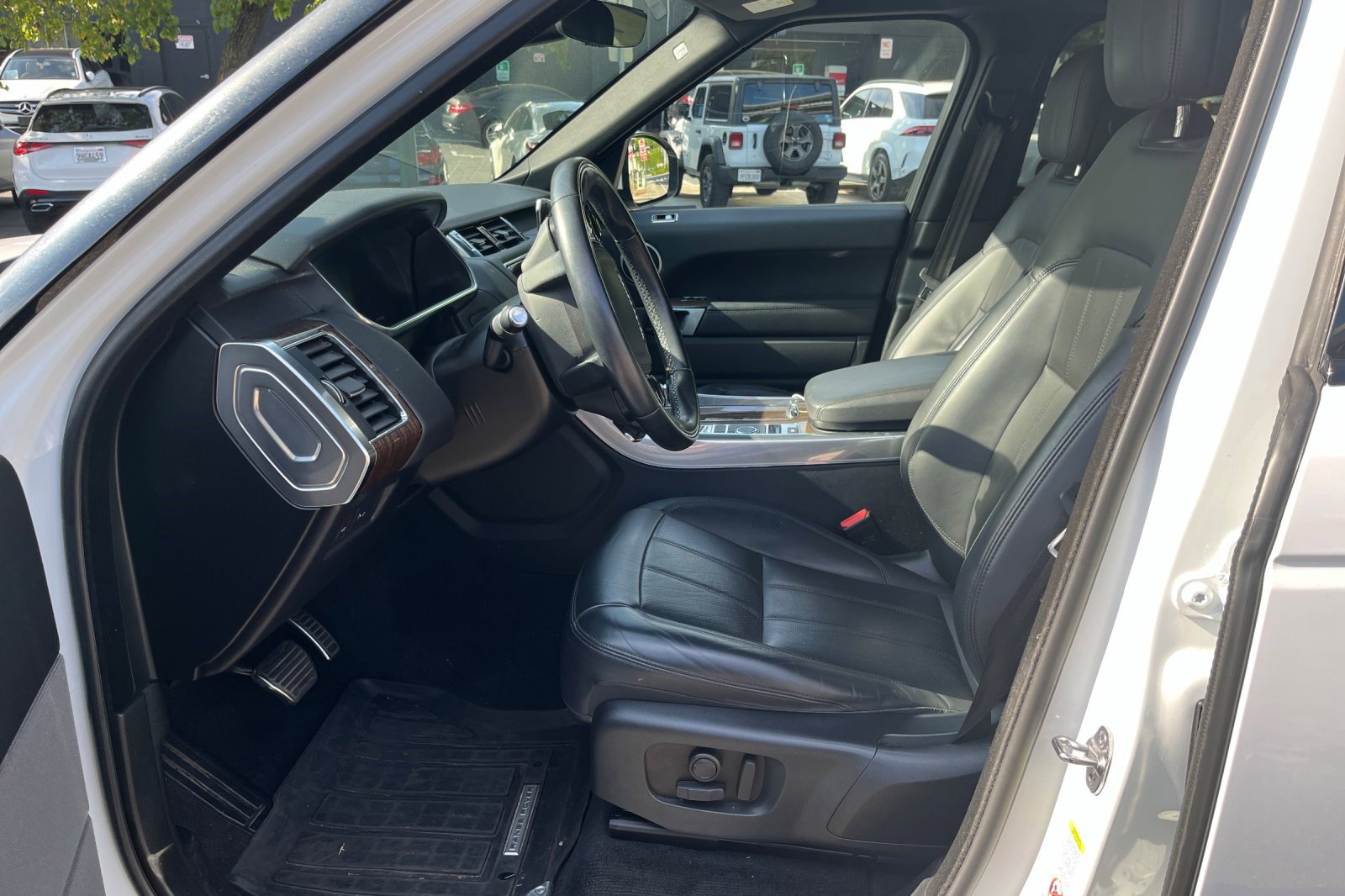 2022 Land Rover Range Rover Sport Turbo i6 MHEV HSE Silver Edition photo 3