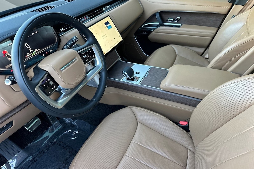 Used 2025 Land Rover Range Rover P550e SE SWB SUV