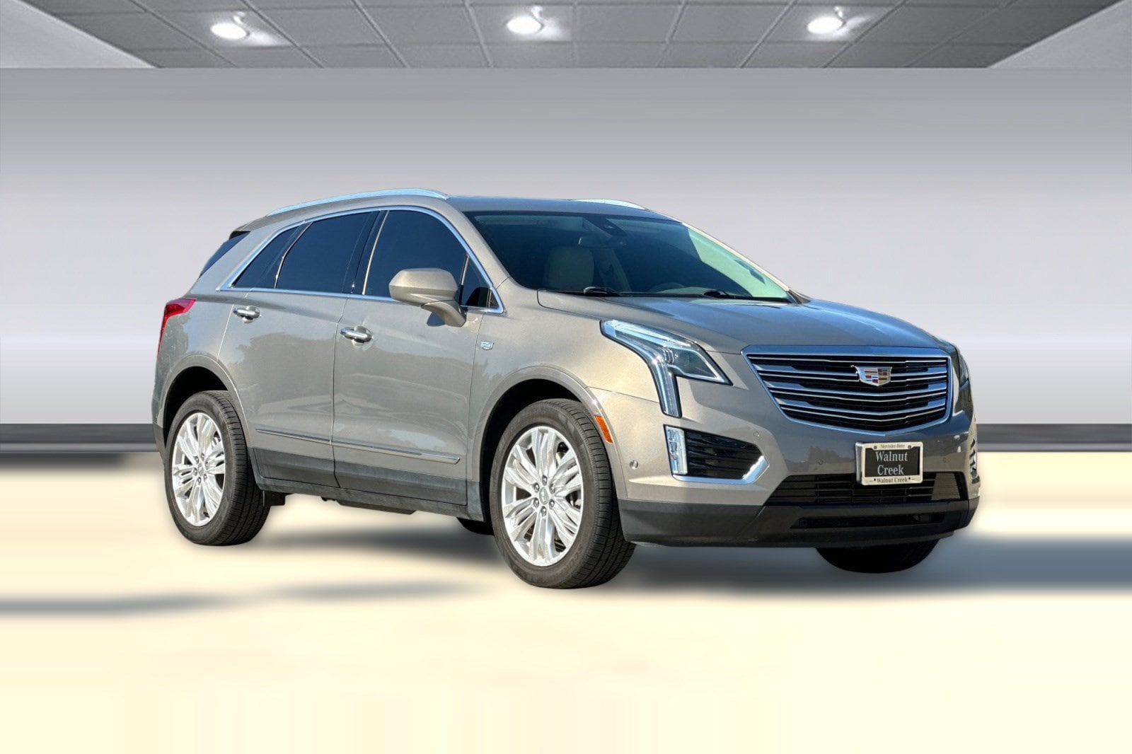 XT5 AWD 4dr Premium Luxury SUV