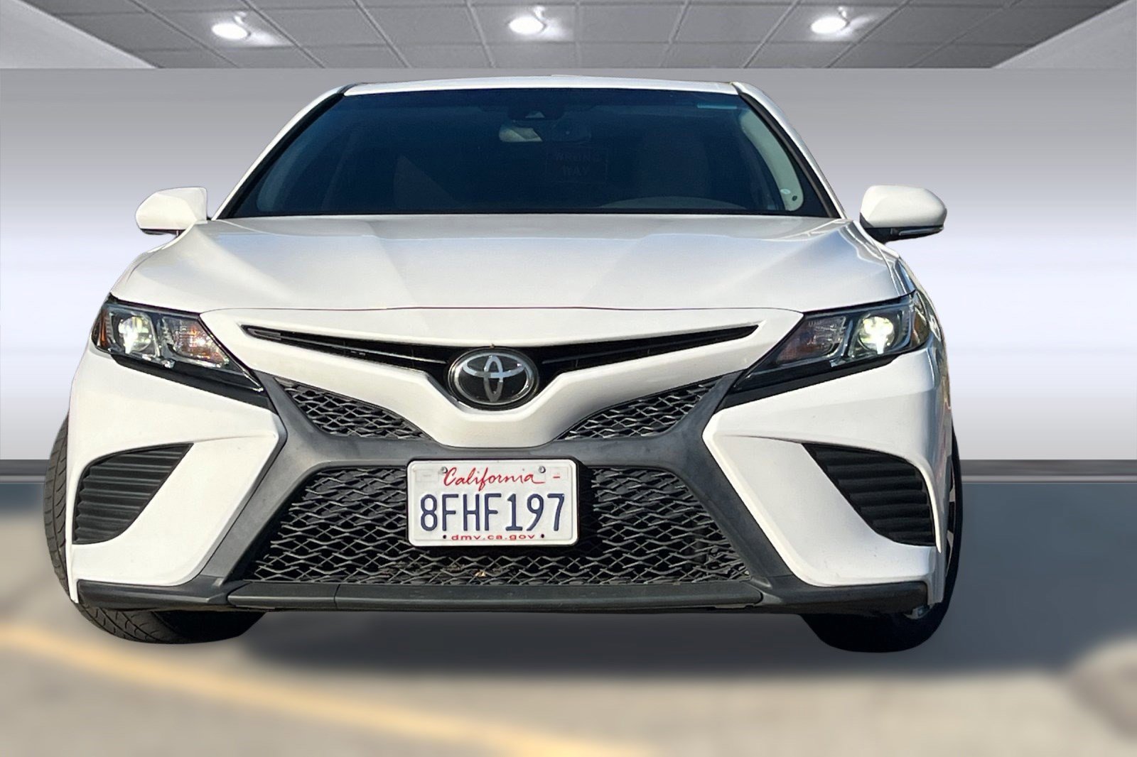 2018 Toyota Camry SE photo 4
