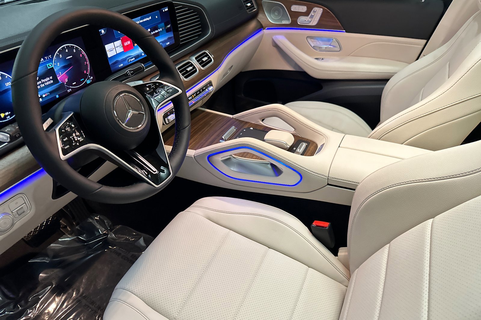 2026 Mercedes Benz GLS 450 4MATIC photo 4