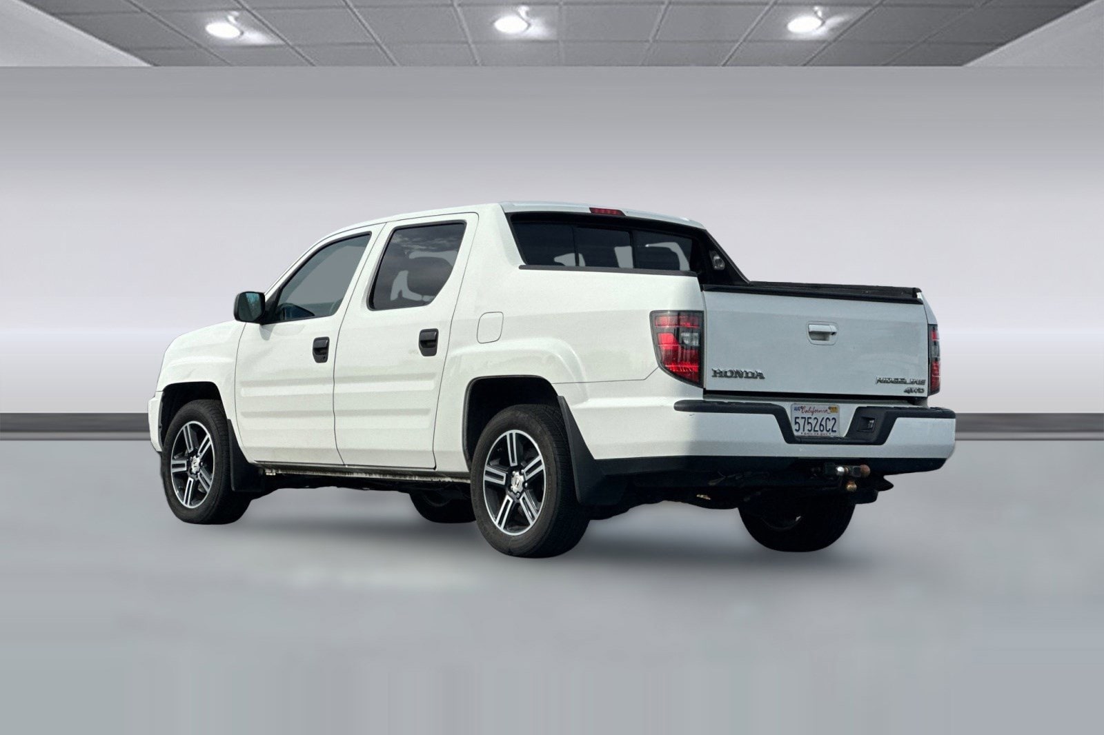 2013 Honda Ridgeline 4WD Crew Cab Sport photo 2