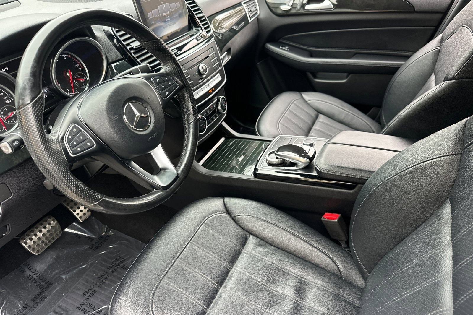 2019 Mercedes Benz GLE 400 4MATIC photo 4