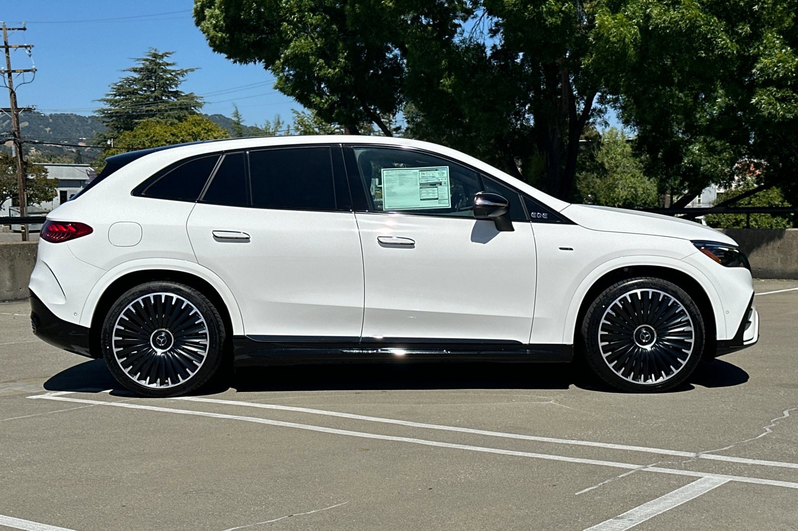 2025 Mercedes Benz EQE SUV AMG photo 2