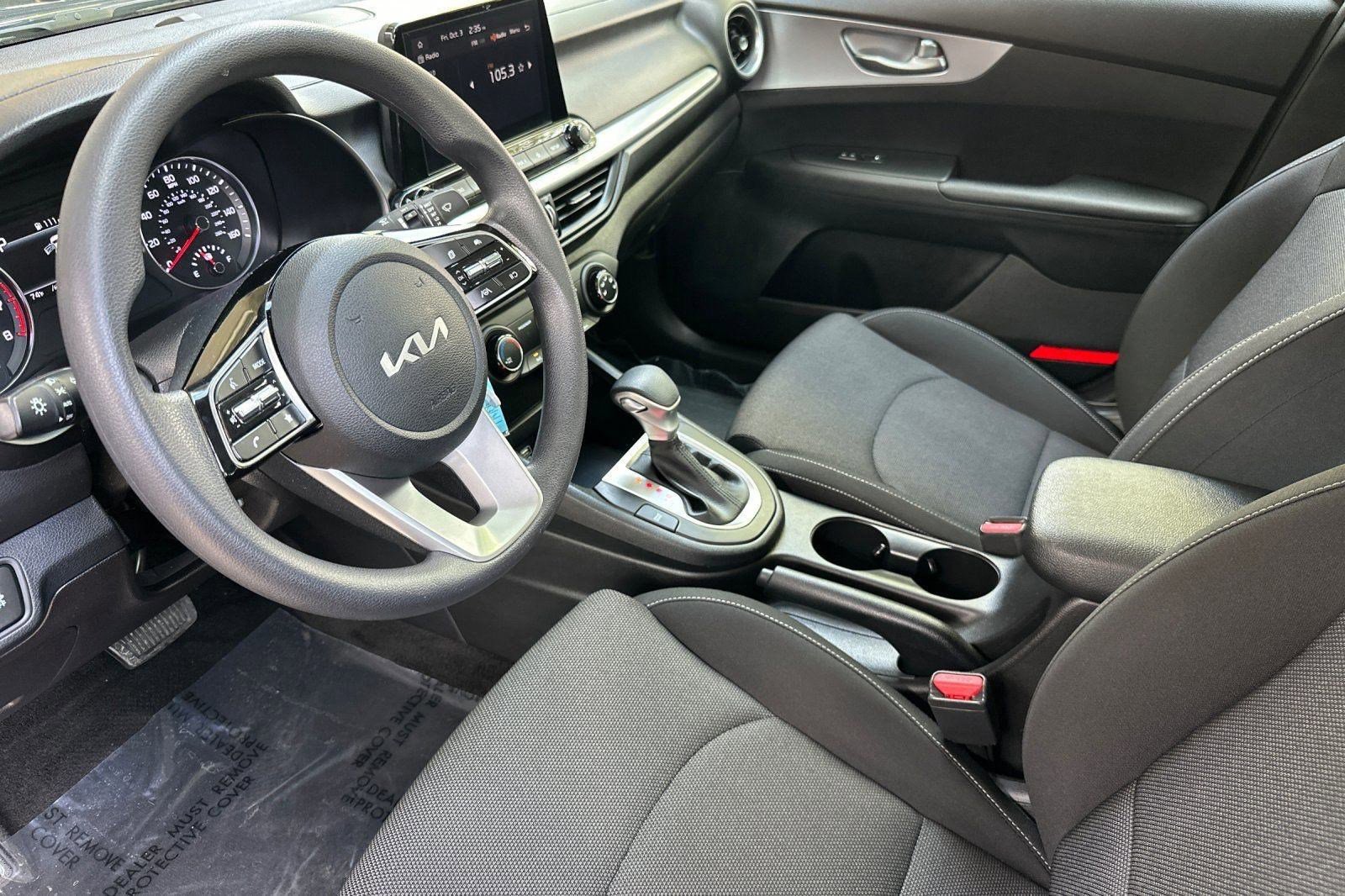 2022 Kia Forte LXS photo 4