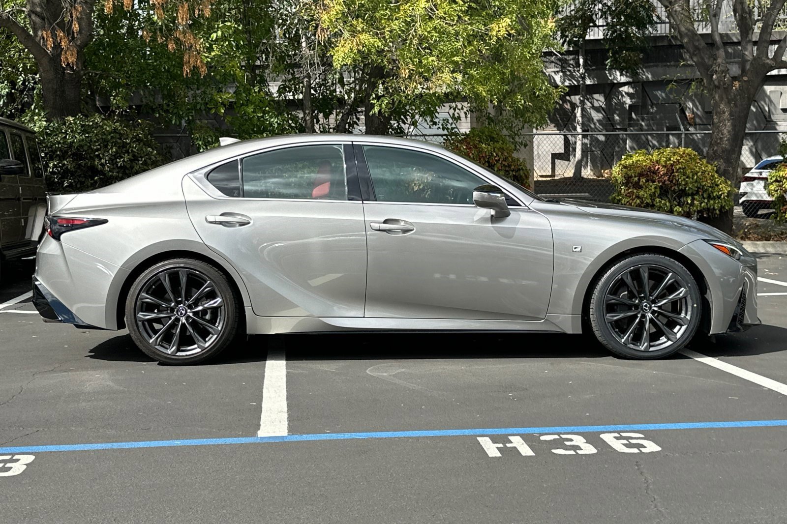 2023 Lexus IS 350 F SPORT photo 2