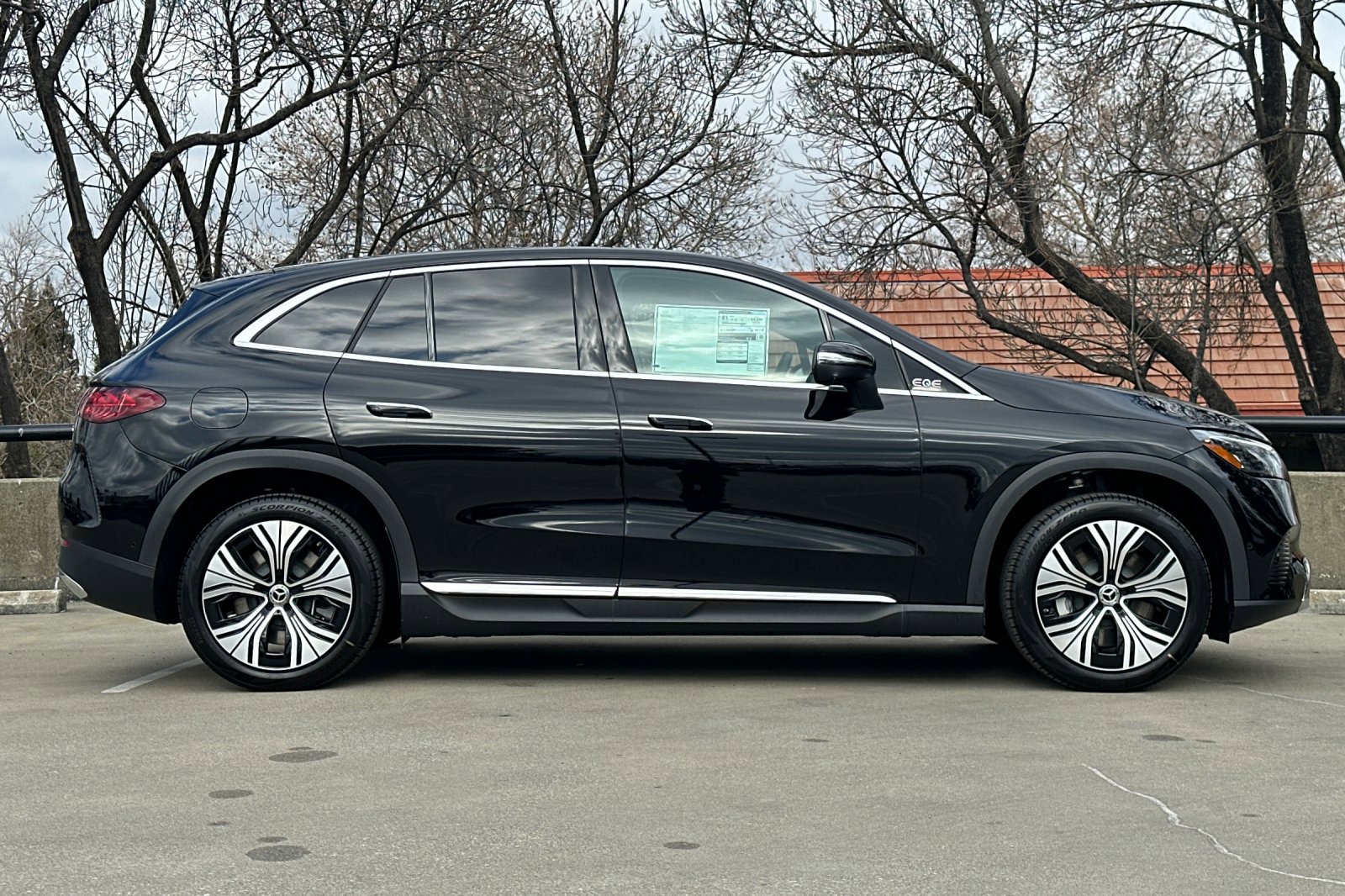 2025 Mercedes Benz EQE-Class SUV photo 2