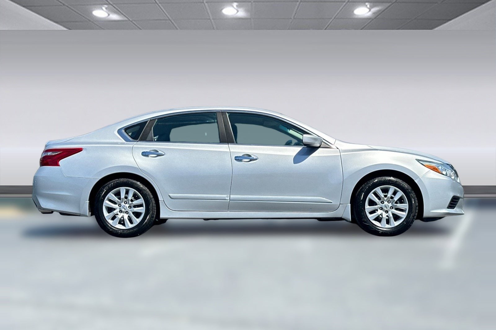 2018 Nissan Altima 2.5 S Sedan photo 6