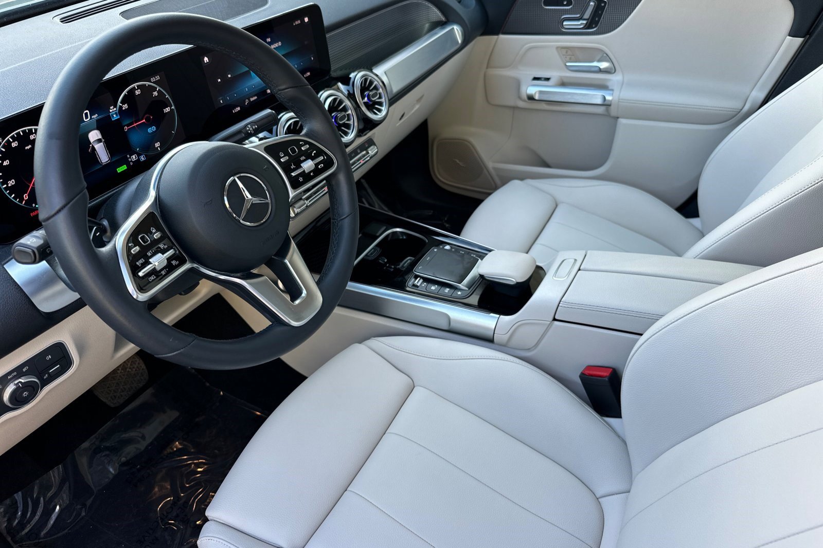 2023 Mercedes Benz EQB photo 4