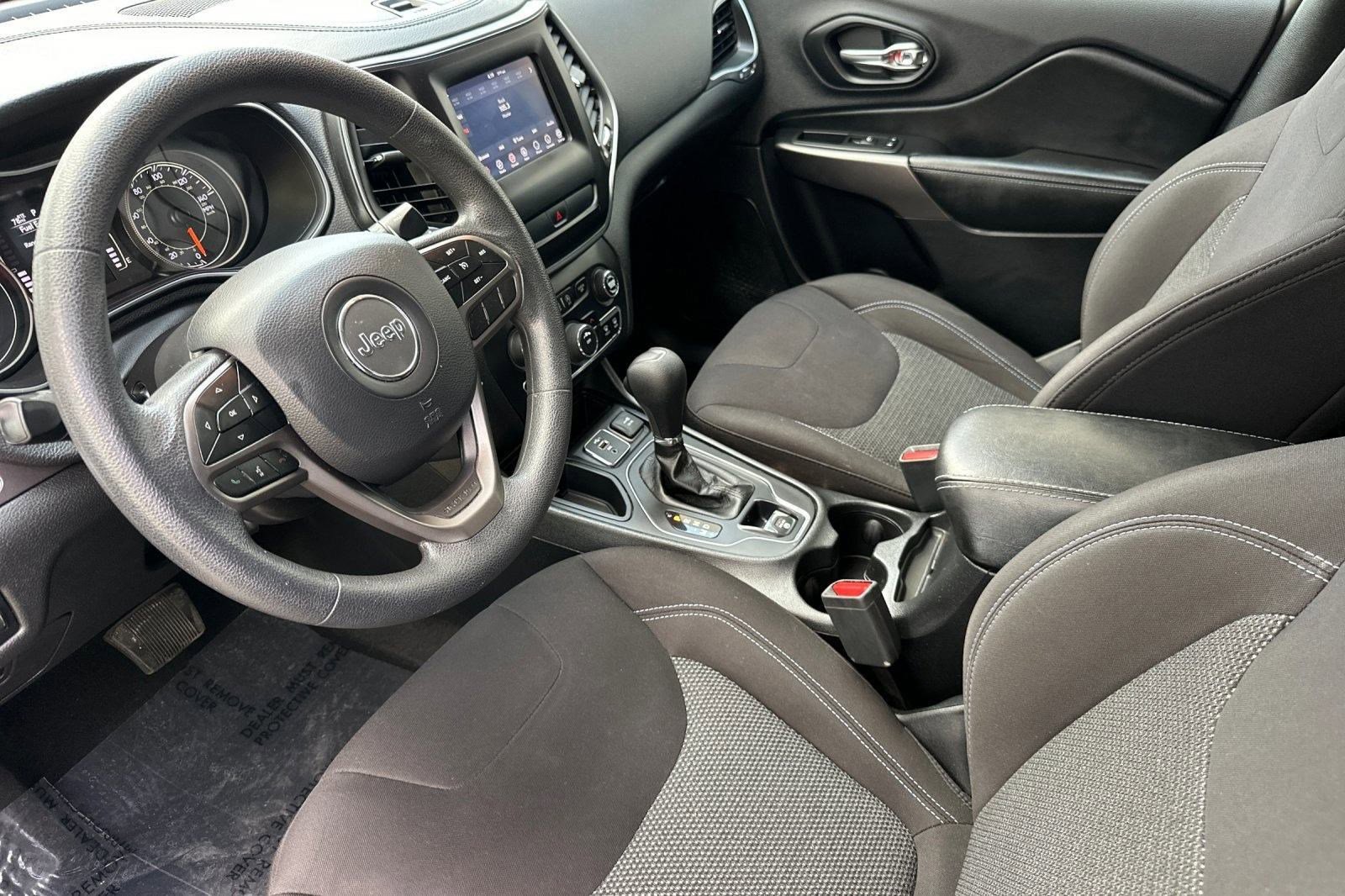 2019 Jeep Cherokee Latitude photo 4