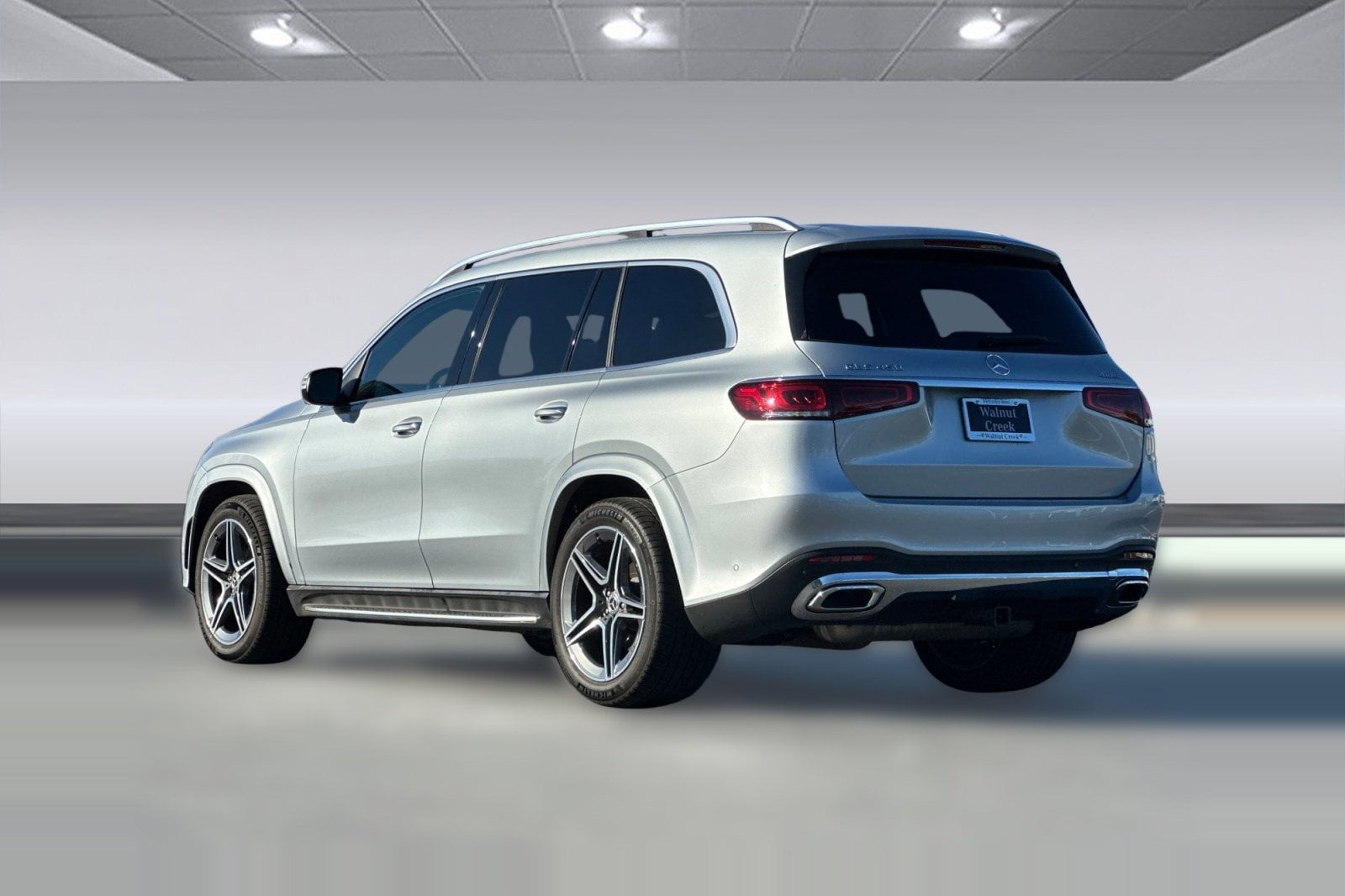 2023 Mercedes-Benz GLS 450 4MATIC SUV photo 2