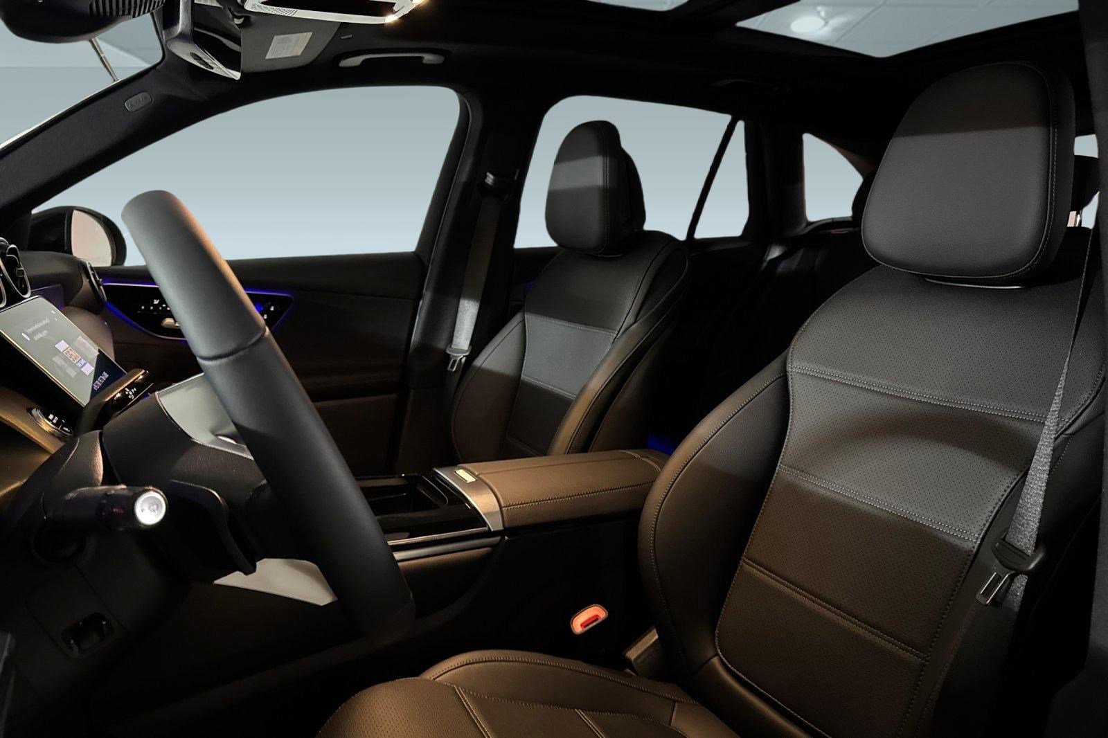 2026 Mercedes-Benz GLC 300 4MATIC SUV photo 4