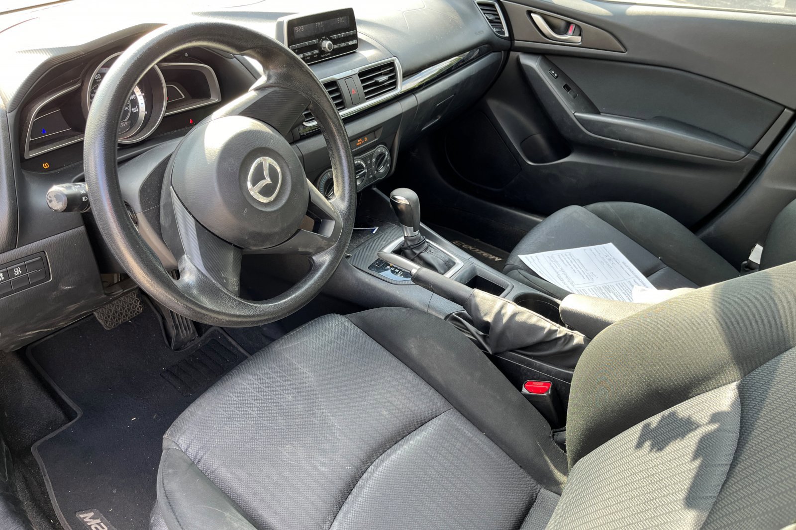 2015 Mazda Mazda3 i SV photo 2