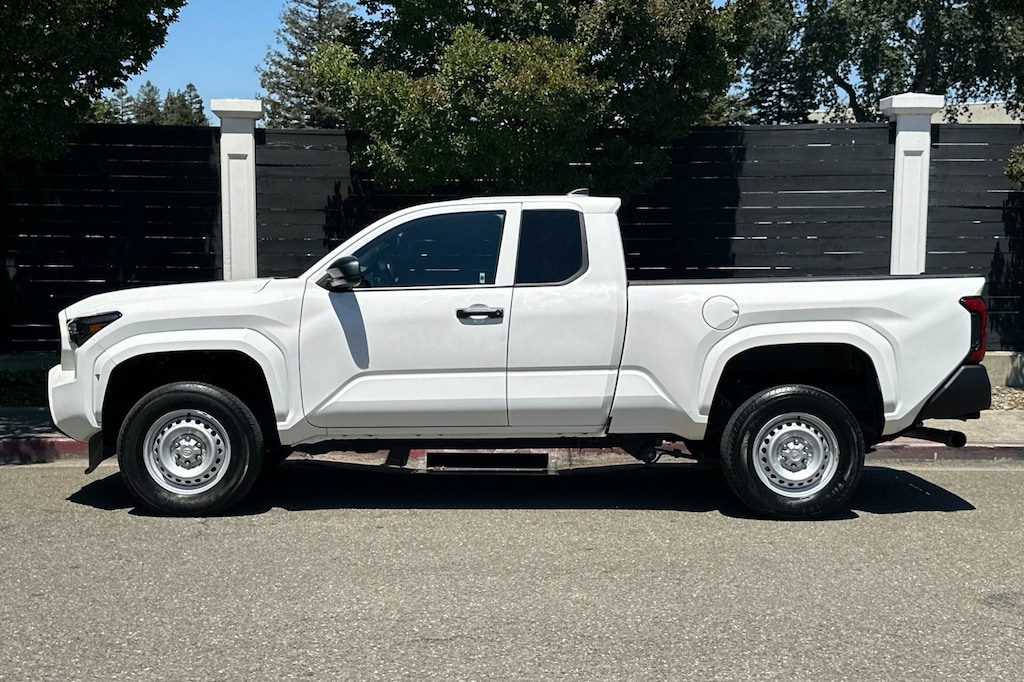 Used 2024 Toyota Tacoma 2WD SR XtraCab 6' Bed AT Truck XtraCab