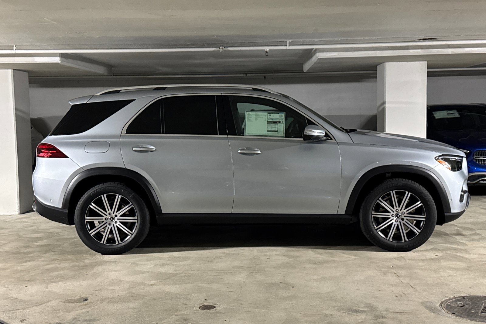2025 Mercedes Benz GLE 350 photo 2