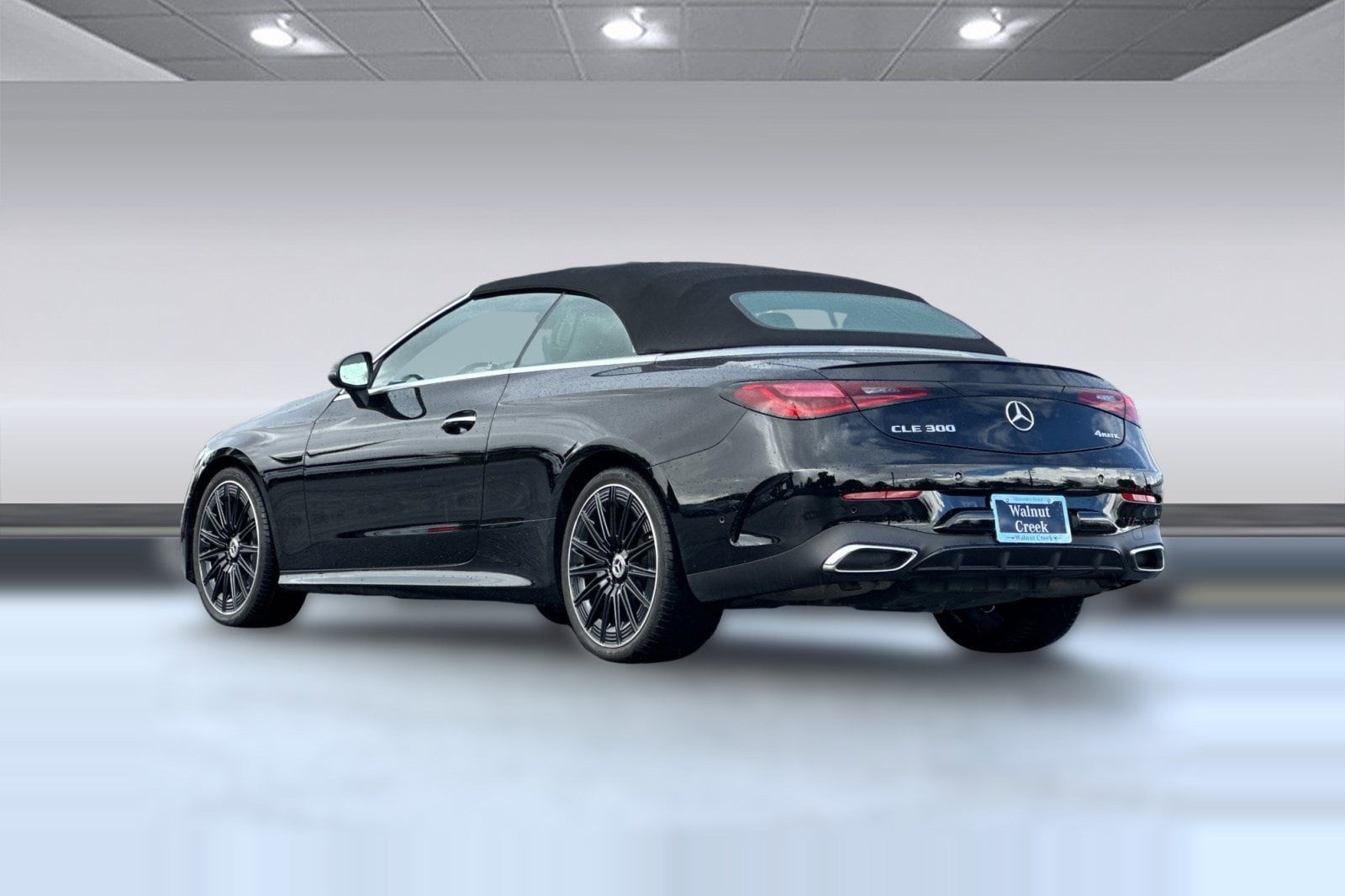 2024 Mercedes-Benz CLE 300 4MATIC Cabriolet photo 2