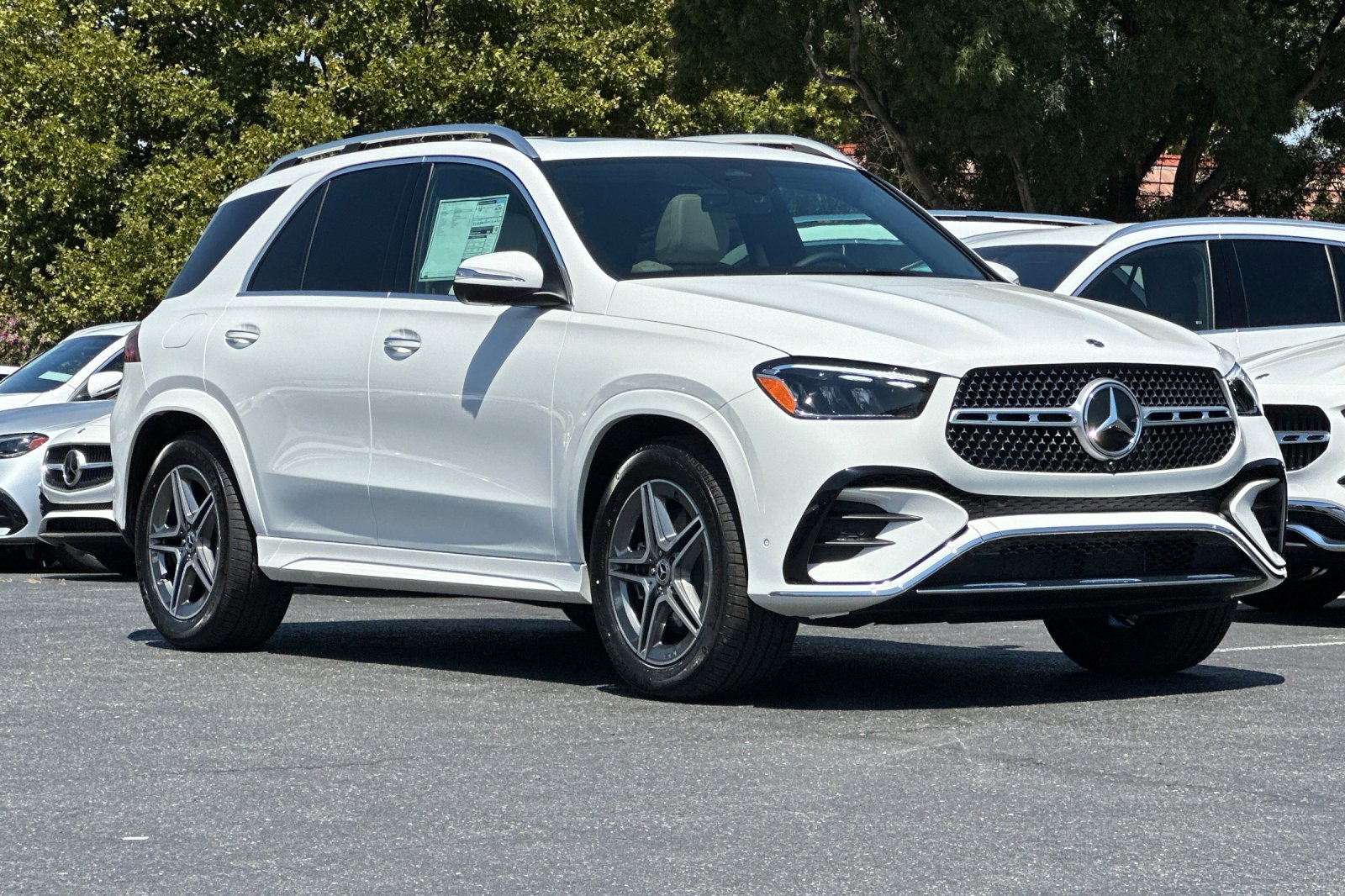 2026 Mercedes Benz GLE 580 4MATIC photo 2