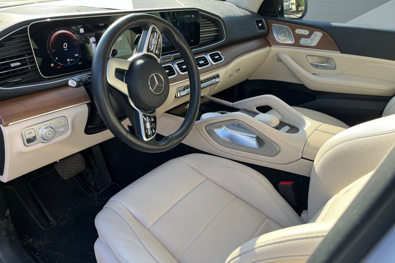 2021 Mercedes Benz GLS 450 4MATIC photo 3