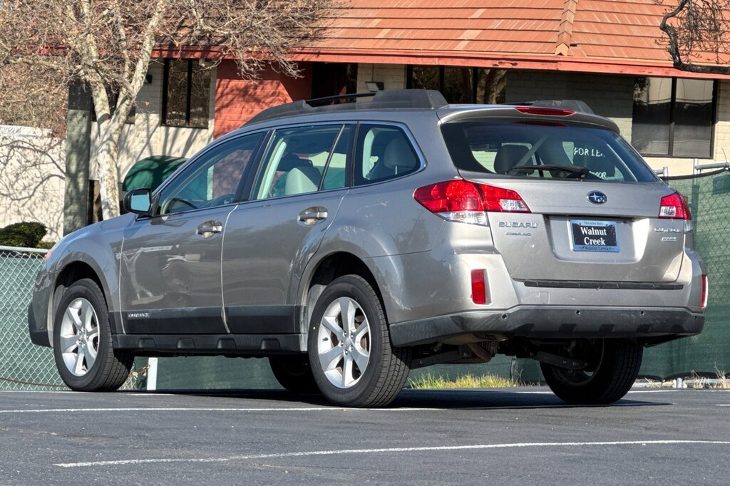 Used 2014 Subaru Outback 4dr Wgn H4 Auto 2.5i SUV